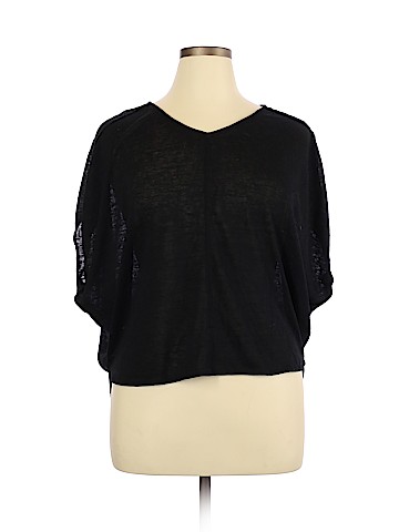 Ava & Viv Short Sleeve Top (view 1)