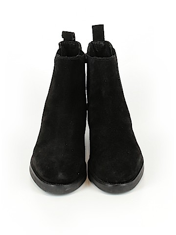 Barneys New York Ankle Boots (view 2)