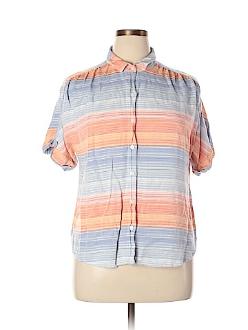 Universal Thread Short Sleeve Button-Down Shirt (view 1)