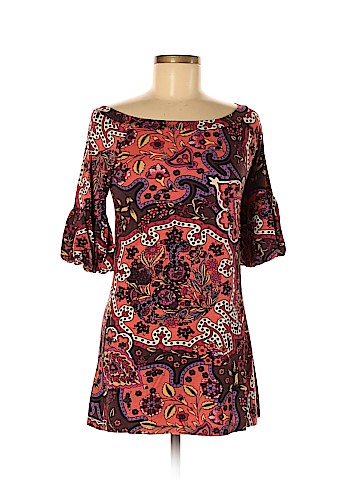 Romeo & Juliet Couture Short Sleeve Top (view 1)