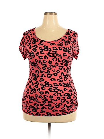 Free Kisses Short Sleeve Top (view 1)