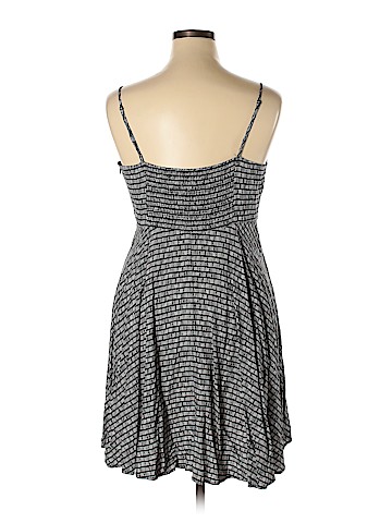 Old Navy Casual Dress (view 2)
