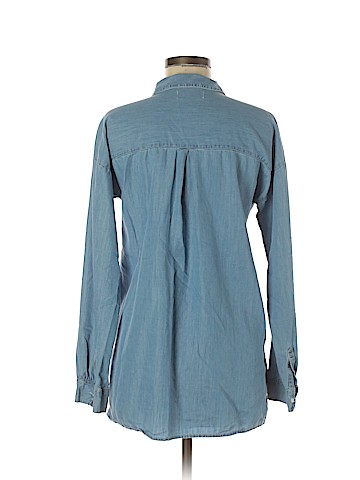 Old Navy Long Sleeve Button-Down Shirt (view 2)