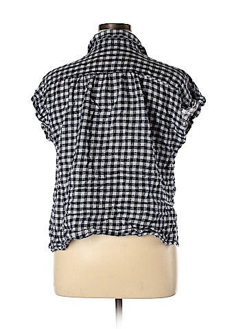 Old Navy Short Sleeve Button-Down Shirt (view 2)