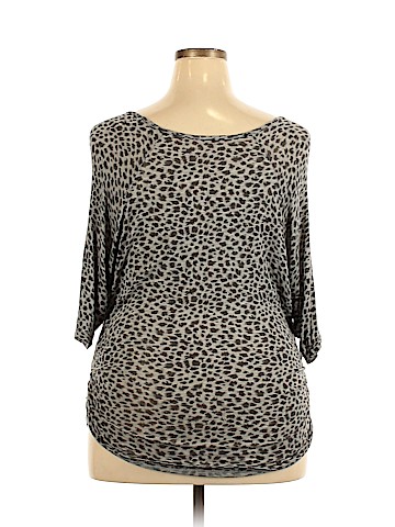 Julie's Closet Short Sleeve Top (view 2)