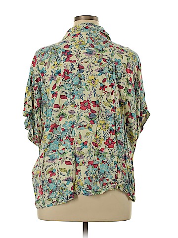 Lularoe Short Sleeve Blouse (view 2)