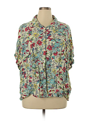 Lularoe Short Sleeve Blouse (view 1)