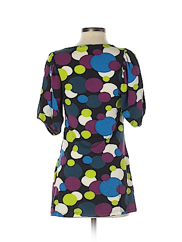 Romeo & Juliet Couture Short Sleeve Blouse (view 2)