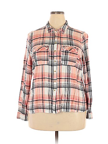 Maurices Long Sleeve Button-Down Shirt (view 1)