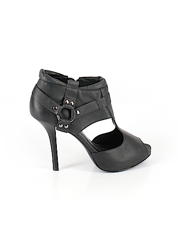 Pour La Victoire Ankle Boots (view 1)