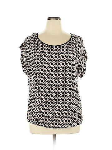 Daniel Rainn Short Sleeve Top (view 1)