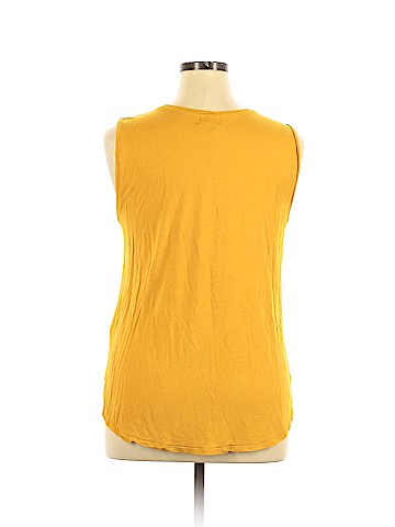 Old Navy Sleeveless Top (view 2)