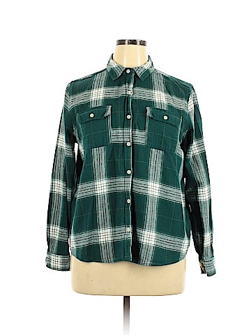 Universal Thread Long Sleeve Button-Down Shirt (view 1)