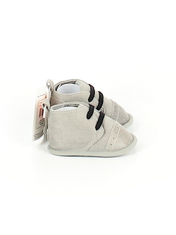 Luvable Friends Booties (view 1)