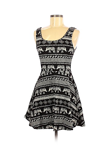 Forever 21 Casual Dress (view 1)