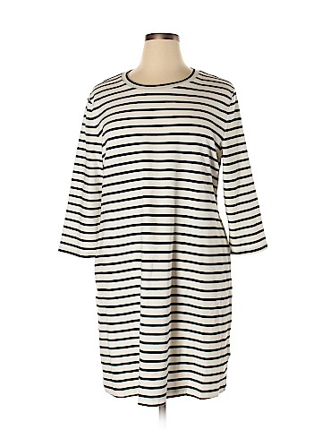 Old Navy Casual Dress (view 1)