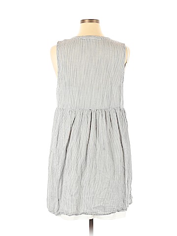 Old Navy Casual Dress (view 2)