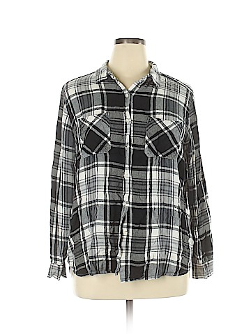 Mossimo Supply Co. Long Sleeve Button-Down Shirt (view 1)