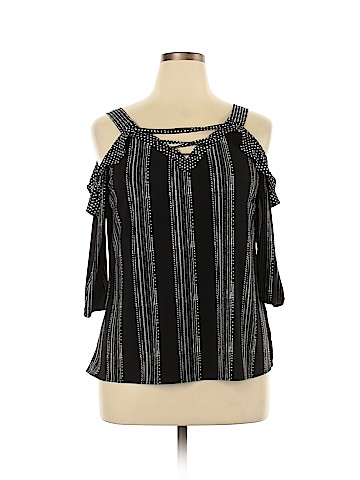 Maurices 3/4 Sleeve Top (view 1)