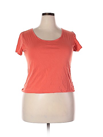 FASHION TO FIGURE Short Sleeve T-Shirt (view 1)