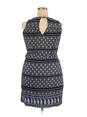 Old Navy Casual Dress (view 2)