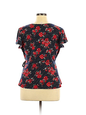 No Boundaries Short Sleeve Top (view 2)