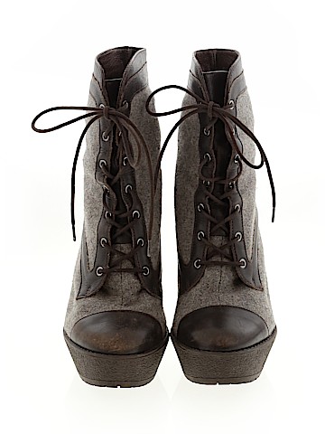 Pour La Victoire Heels (view 2)