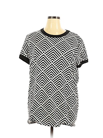 Lularoe Short Sleeve T-Shirt (view 1)