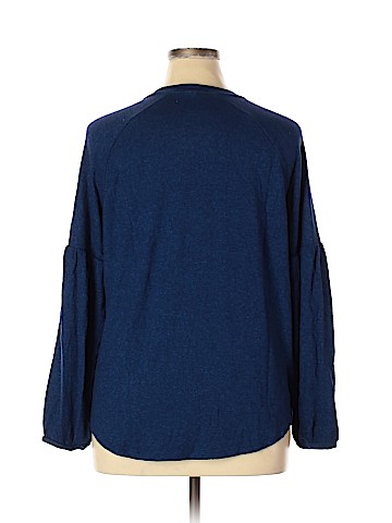 Old Navy Pullover Sweater (view 2)