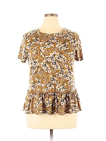 Xhilaration Short Sleeve Top (view 1)