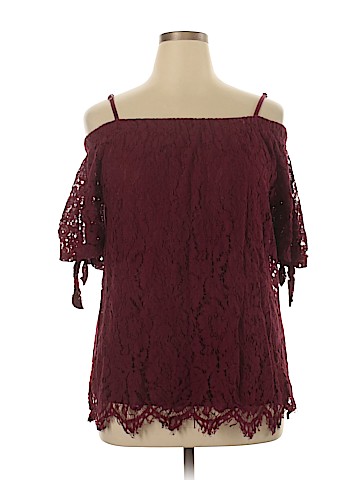 No Boundaries Short Sleeve Blouse (view 1)