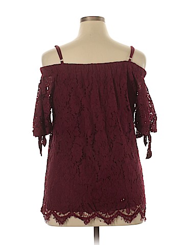 No Boundaries Short Sleeve Blouse (view 2)