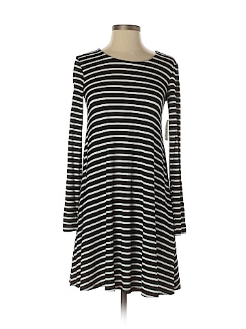 Old Navy Casual Dress (view 1)