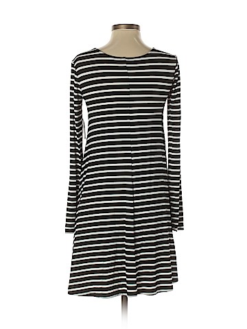 Old Navy Casual Dress (view 2)
