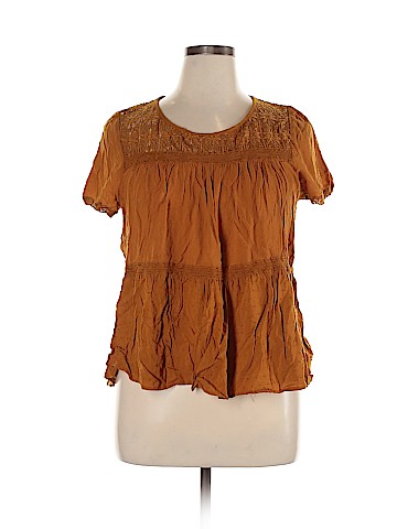 Xhilaration Short Sleeve Blouse (view 1)