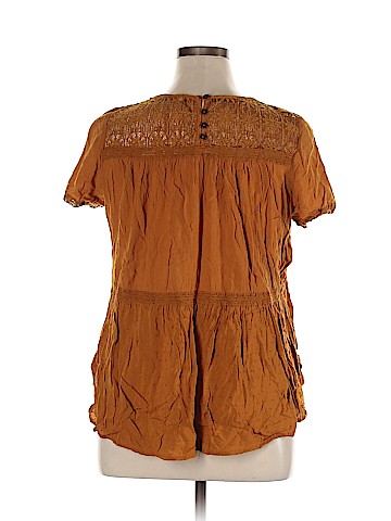 Xhilaration Short Sleeve Blouse (view 2)