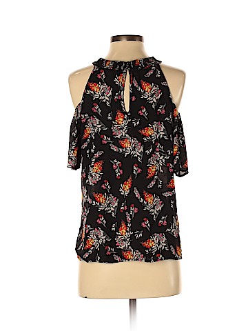 Lily White Short Sleeve Blouse (view 2)