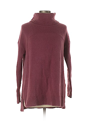 American Eagle Outfitters Pullover Sweater (view 1)