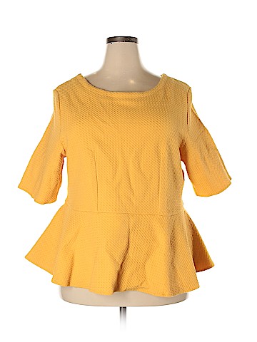 Monroe and Main Short Sleeve Top (view 1)