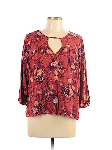 American Eagle Outfitters 3/4 Sleeve Top (view 1)