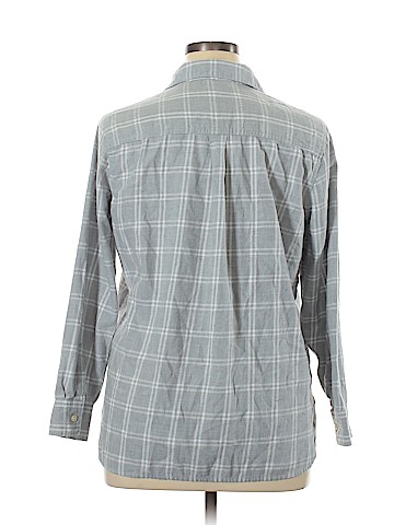 Old Navy Long Sleeve Button-Down Shirt (view 2)