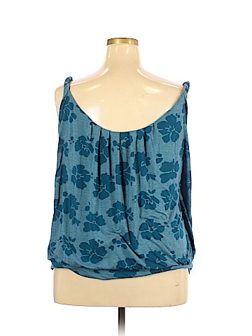 Old Navy Sleeveless Top (view 2)