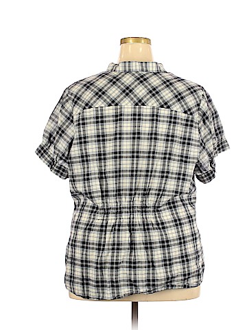 St. John's Bay Short Sleeve Button-Down Shirt (view 2)