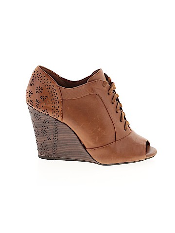 Gianni Bini Wedges (view 1)