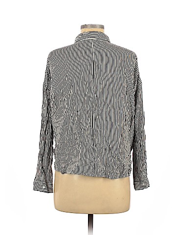 Forever 21 Long Sleeve Button-Down Shirt (view 2)