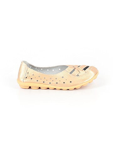 Unbranded Flats (view 1)