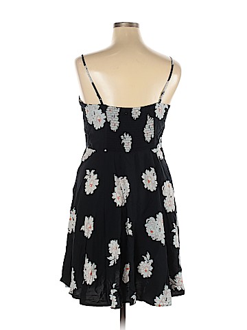 Old Navy Casual Dress (view 2)