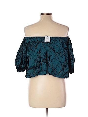 Urban Outfitters 3/4 Sleeve Blouse (view 2)