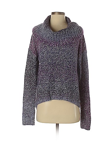 American Eagle Outfitters Pullover Sweater (view 1)