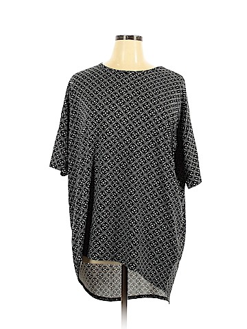 Lularoe Short Sleeve T-Shirt (view 1)